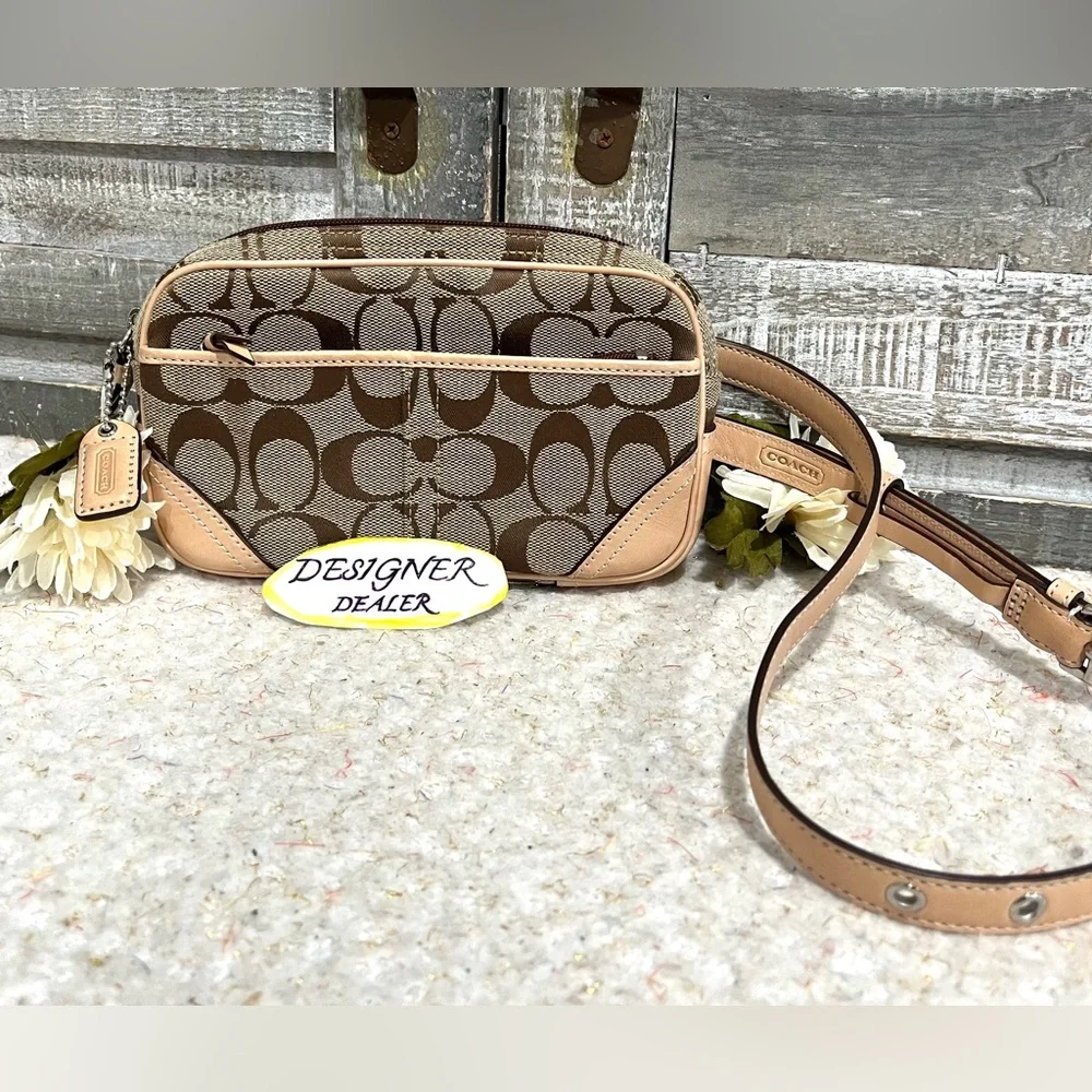 COACH Vintage Signature Canvas Vachetta Leather Trim Belt Bag Mint Cond